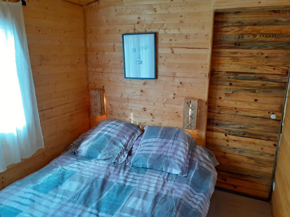 Hotel Roulotte Nîmes Zewnętrze zdjęcie